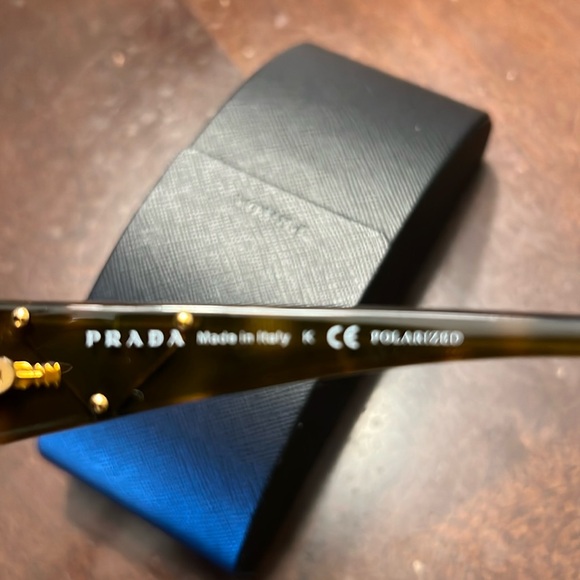 Prada tortoise sunglasses - Picture 4 of 6